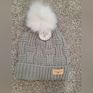 NWT women's knit beanie